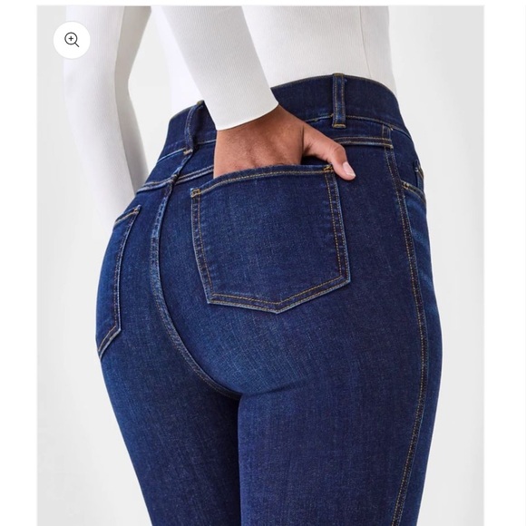 NWOT SPANX Smoothing Flare Jeans in Midnight Size 1X - Picture 3 of 9